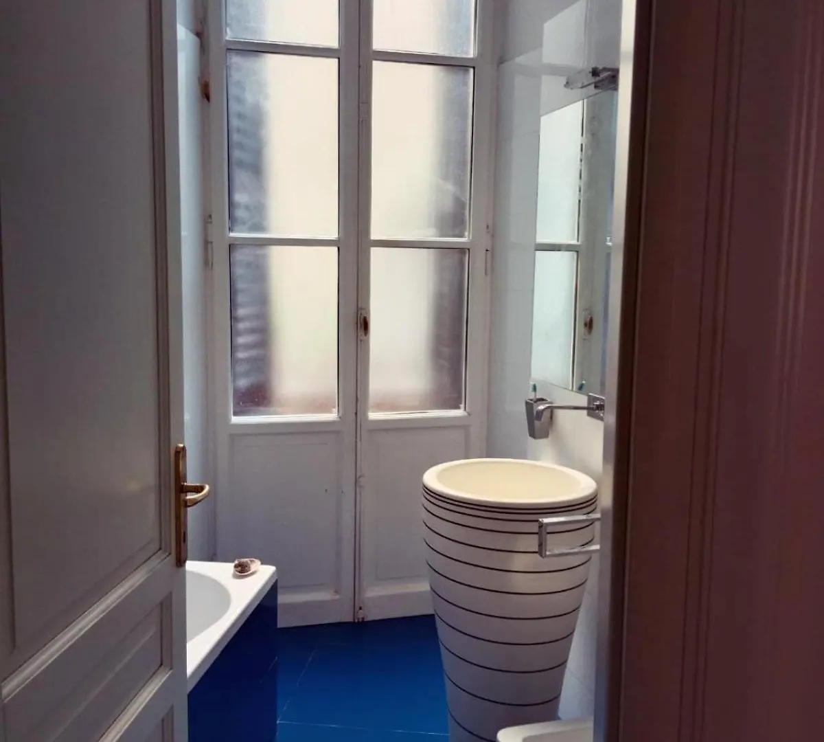 Private Room By An Italian Family - A Unique Experience Close To Colosseum, The Roman Forum And Basilica Saint Mary Major Отель типа 