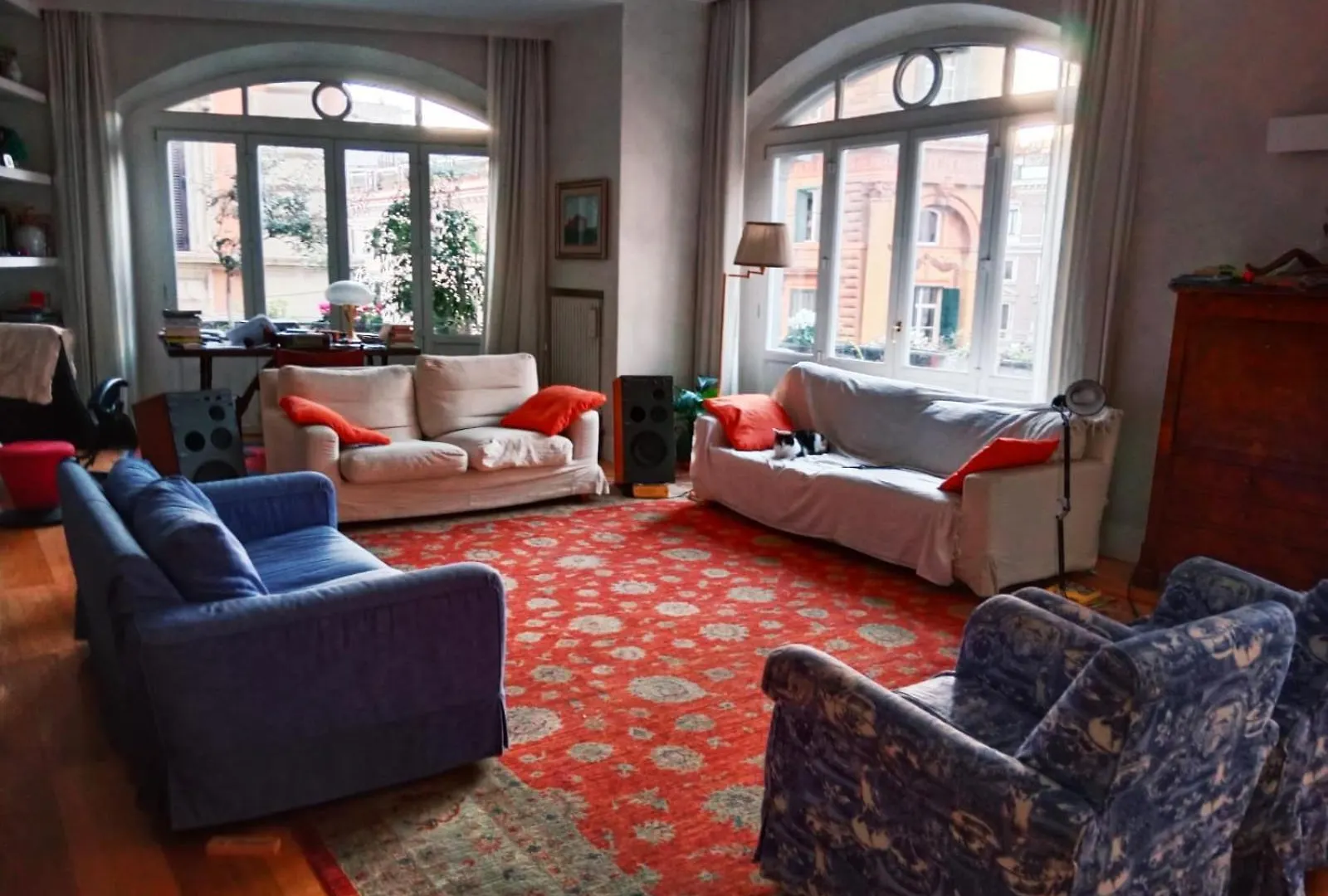 Контакты Private Room By An Italian Family - A Unique Experience Close To Colosseum, The Roman Forum And Basilica Saint Mary Major